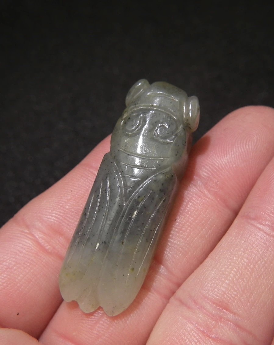 ｜冷门出品｜精选专拍·第贰拾场· 和田青花料圆雕卷云纹牛鼻孔玉蝉大挂坠