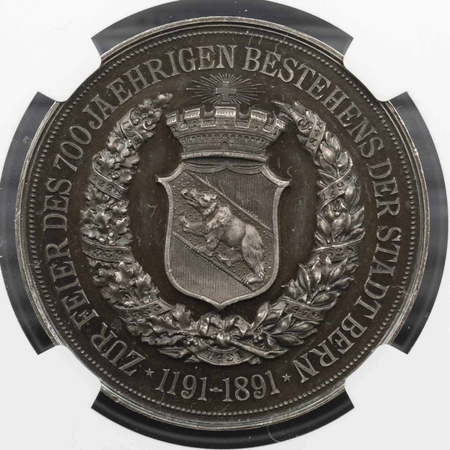 万国钱币拍卖第005期 1891年瑞士伯尔尼建城700周年纪念银章，原制木盒取出，分数开玩笑