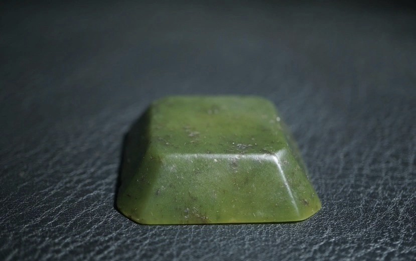 ｜冷门出品｜精选专拍·第贰拾场· 苏工老和田玉碧玉玉碟笔舔文房摆件