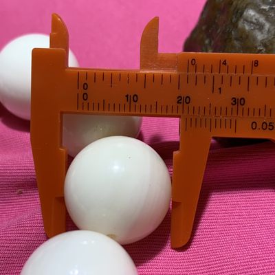 深海奶白贝化玉单圈手串一条， 深海奶白贝化玉单圈手串一条，