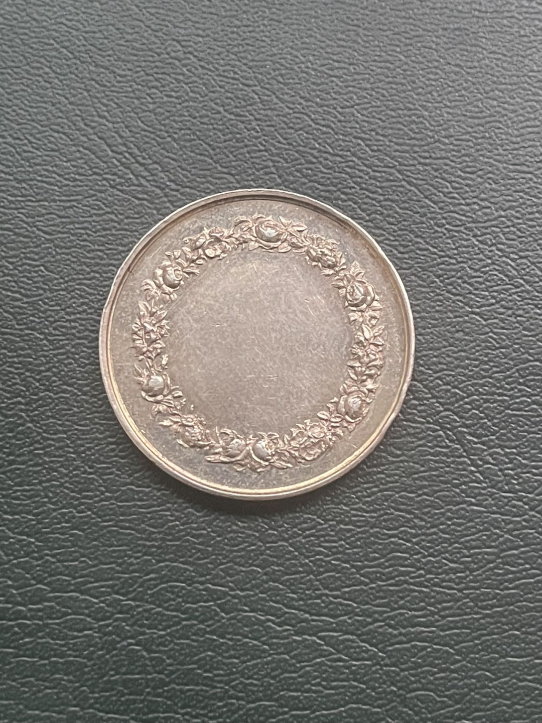 第八场，欧洲艺术章牌代币拍卖（实时专场，机器自动拍卖，请提前出好价格） 法国结婚纪念银章（边有磕）