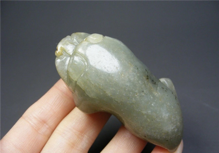 ｜冷门出品｜精选专拍·第贰拾场· 和田青白玉带沁圆雕三足金蟾大把件