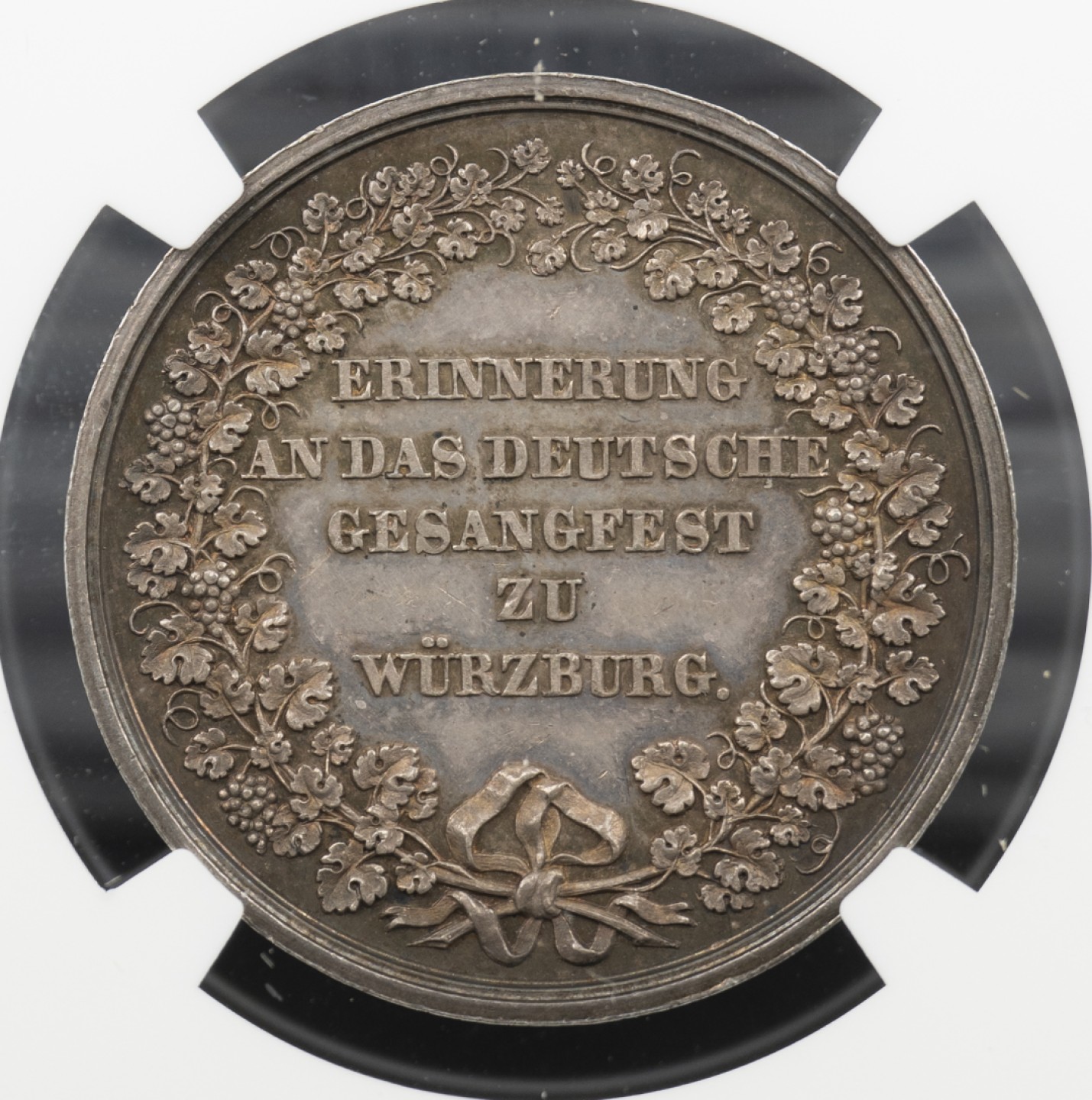 万国钱币拍卖第005期 德国1845年维尔茨堡歌唱节皮尔茨颁发的银章，31MM