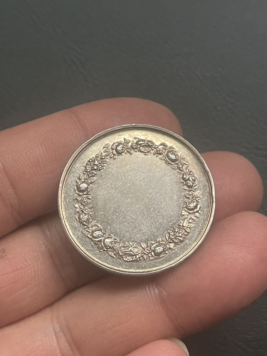 第八场，欧洲艺术章牌代币拍卖（实时专场，机器自动拍卖，请提前出好价格） 法国结婚纪念银章（边有磕）