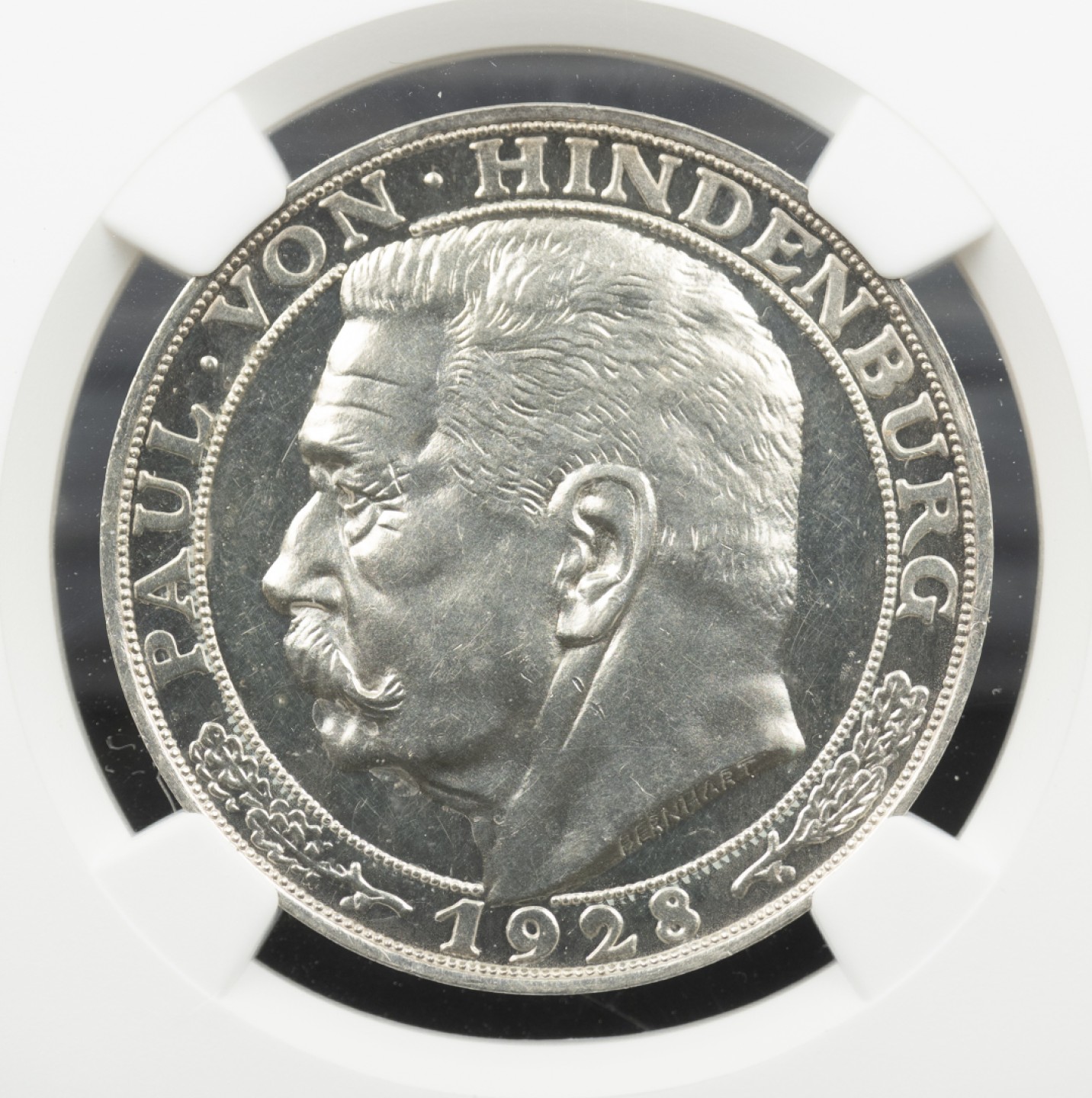 万国钱币拍卖第005期 1928年德国魏玛共和国伯恩哈特设计经典兴登堡总统左脸像精致5马克币章，精制很少
