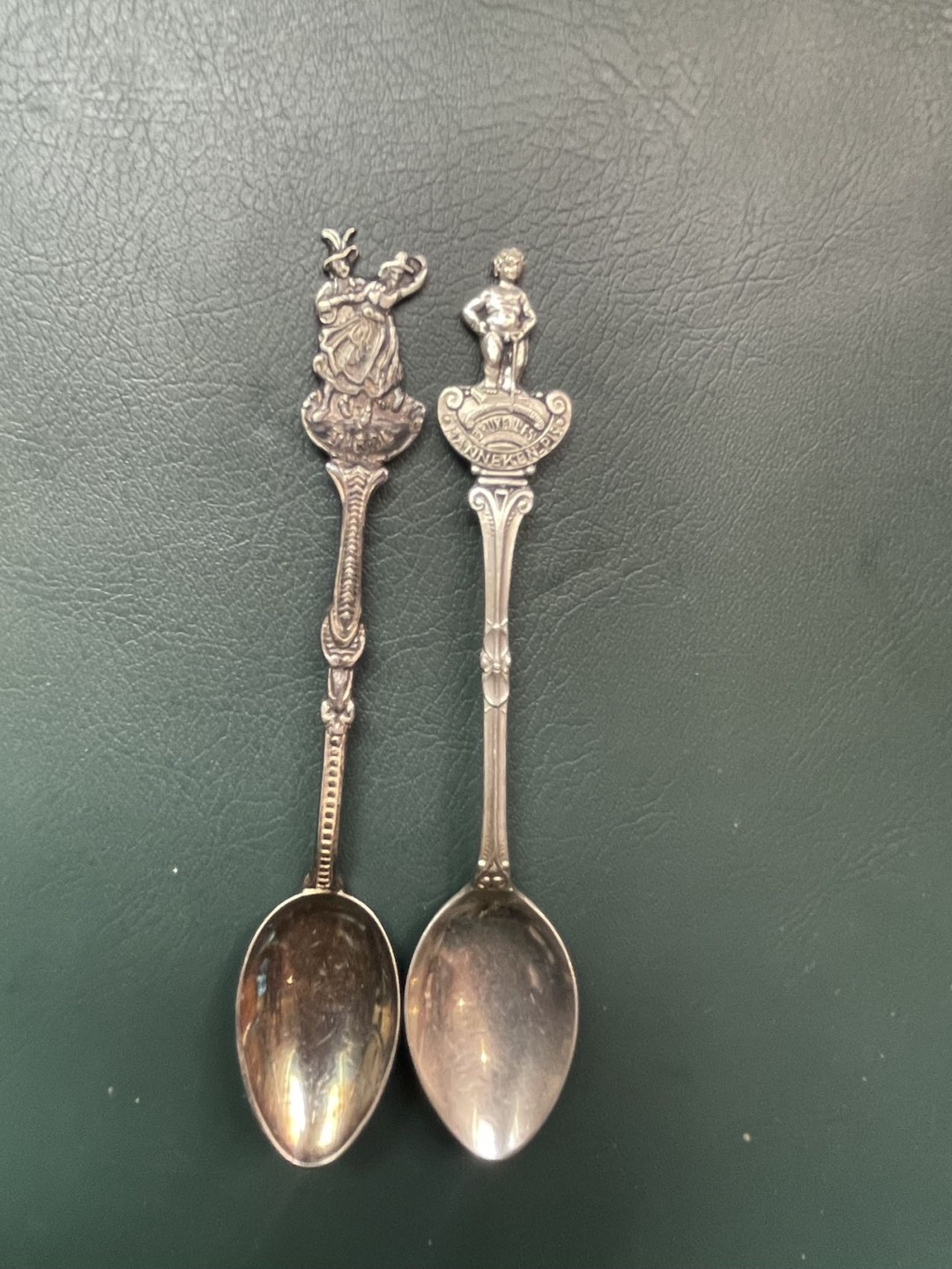 第八场，欧洲艺术章牌代币拍卖（实时专场，机器自动拍卖，请提前出好价格） 六枚欧洲银色小勺子，具体材质不明，按镀银勺子