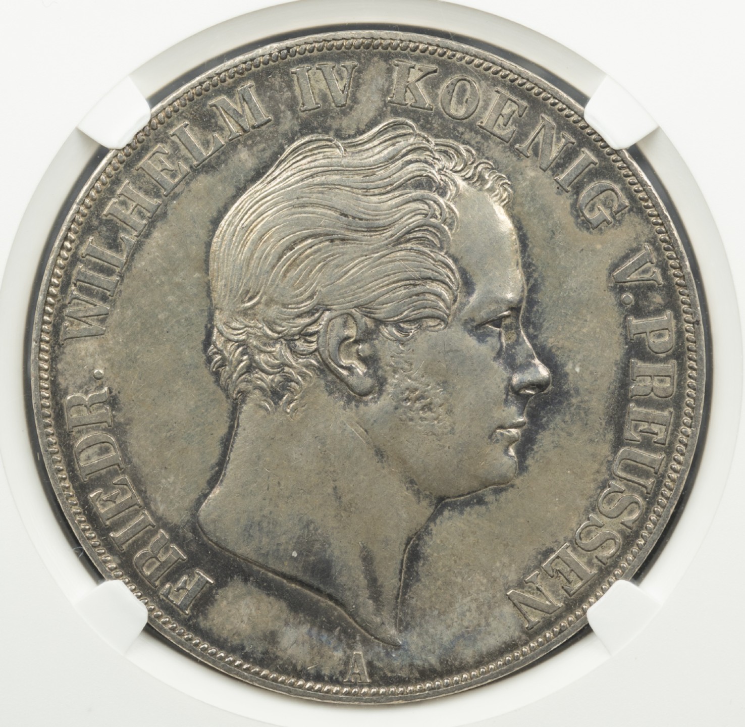 万国钱币拍卖第005期 1841年德国普鲁士威廉四世2泰勒大银，少有高分的年份，细节犀利，早期大王冠版。