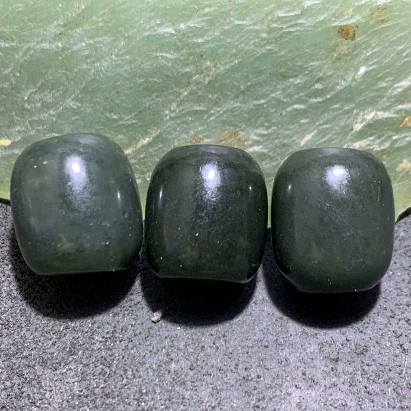 新疆和田青玉通货桶珠三颗