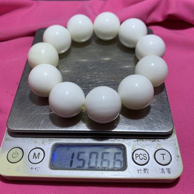 深海奶白贝化玉单圈手串一条， 深海奶白贝化玉单圈手串一条，