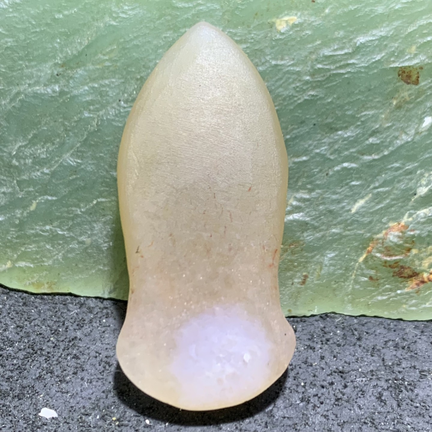 精美高润度飘蒙料战国红玛瑙雕刻观音菩萨戒面一个！