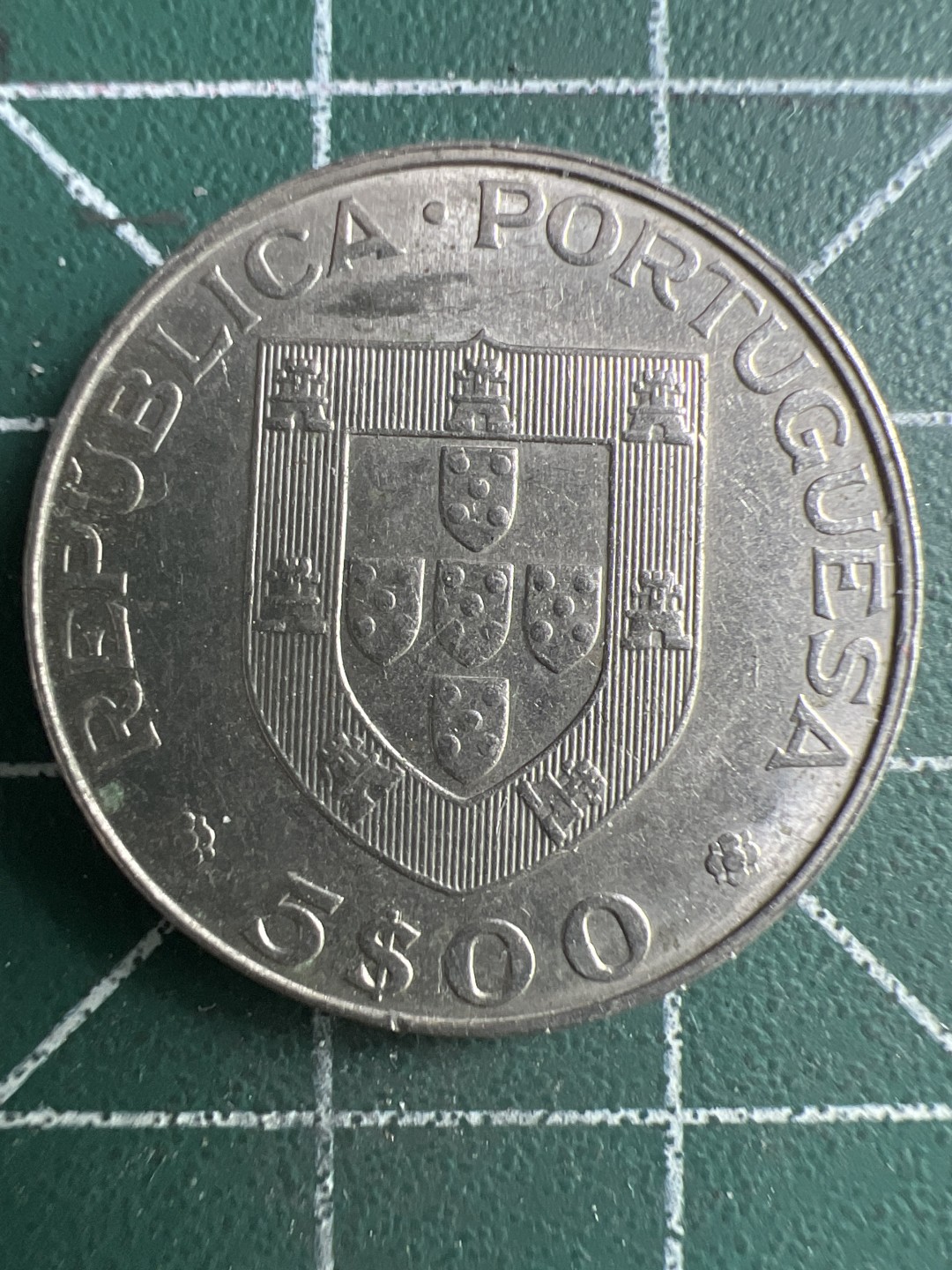 泡泡堂微拍第一 一 三幕硬币捡漏可累计专场👿👿，累计满二十元包邮，接受代拍业务 葡萄牙5埃斯库多