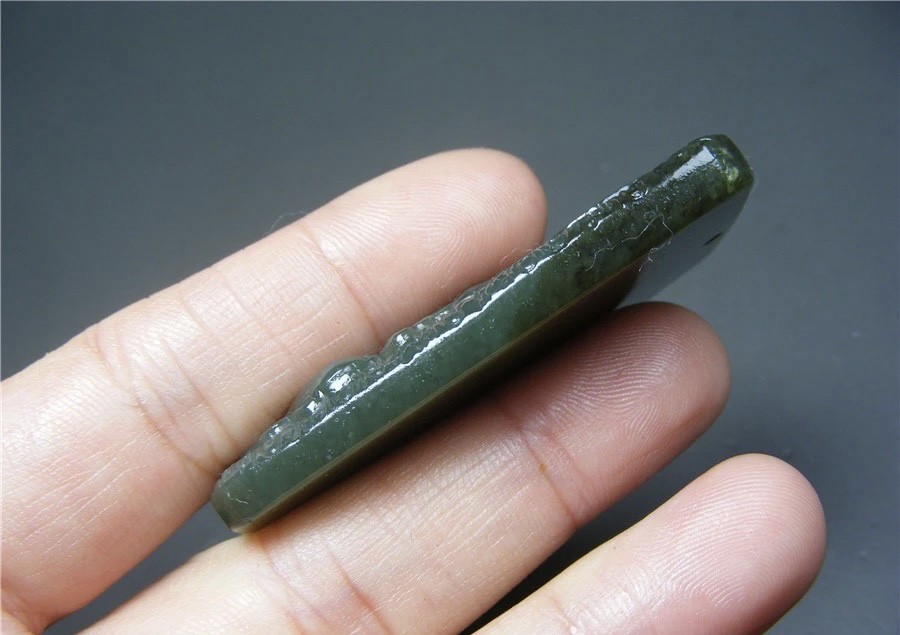 ｜冷门出品｜精选专拍·第贰拾场· 和田青玉单面工凸起厚实浮雕观音大方牌