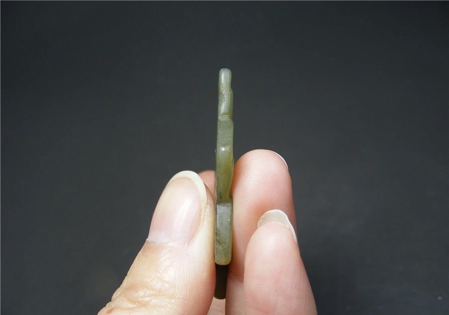 ｜冷门出品｜精选专拍·第贰拾场· 和田青白玉厚实双面工带双孔多瓣花坠