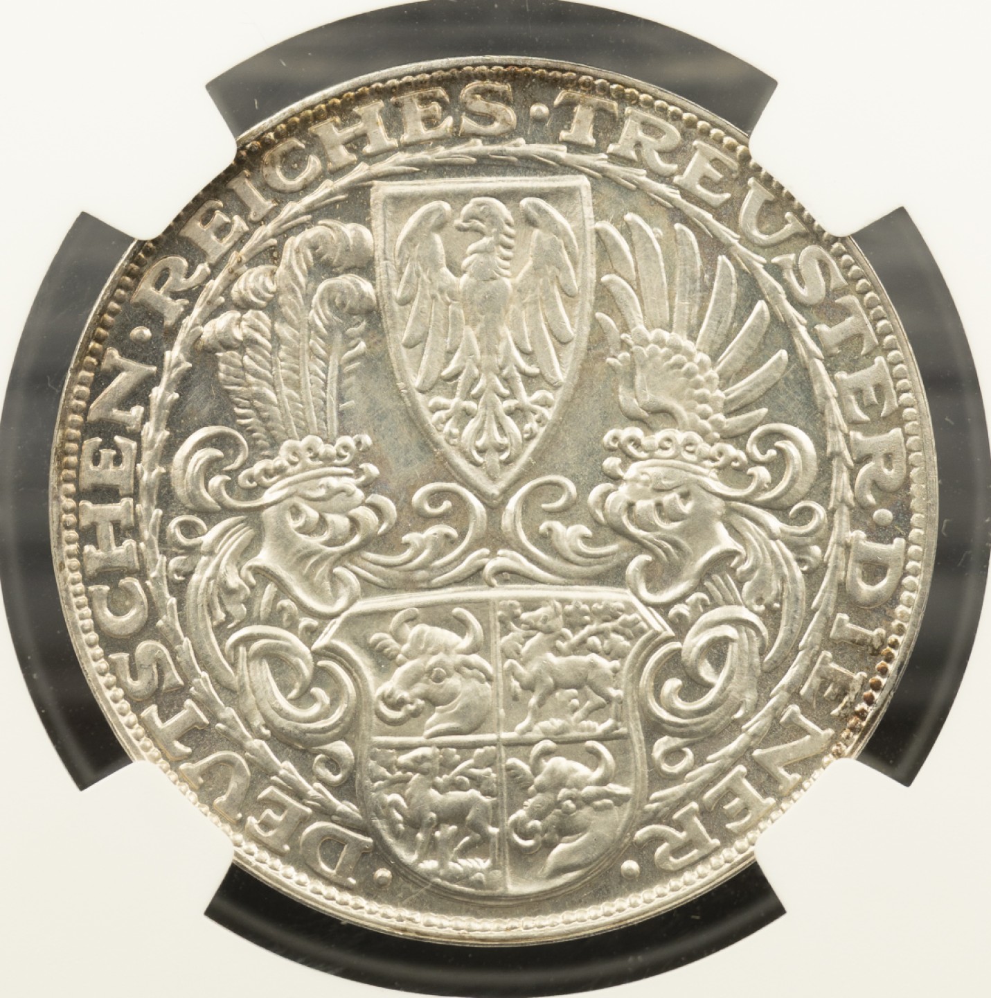 万国钱币拍卖第005期 1927年卡尔哥茨经典设计德国兴登堡八十大寿5马克币章