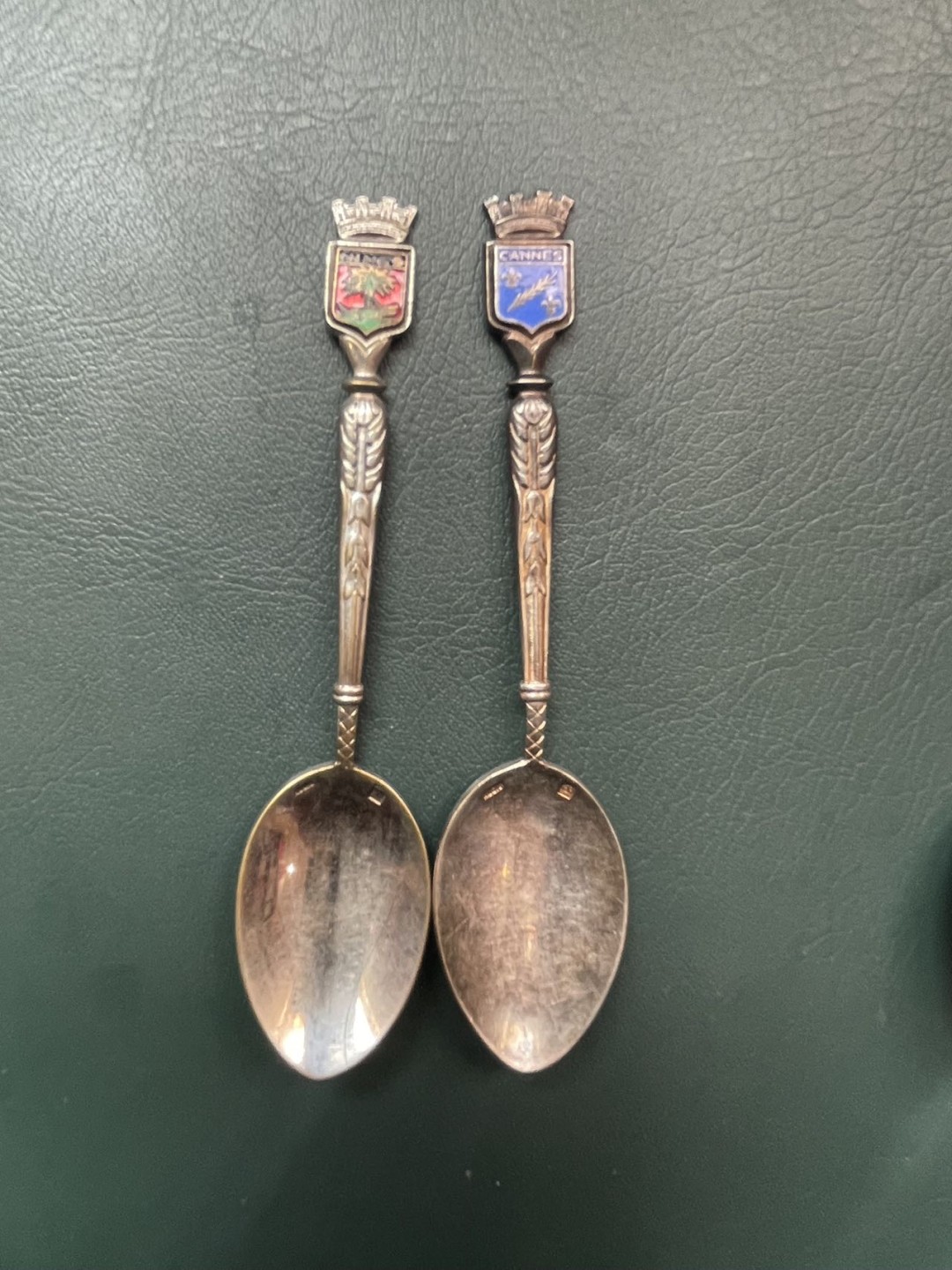 第八场，欧洲艺术章牌代币拍卖（实时专场，机器自动拍卖，请提前出好价格） 六枚欧洲银色小勺子，具体材质不明，按镀银勺子