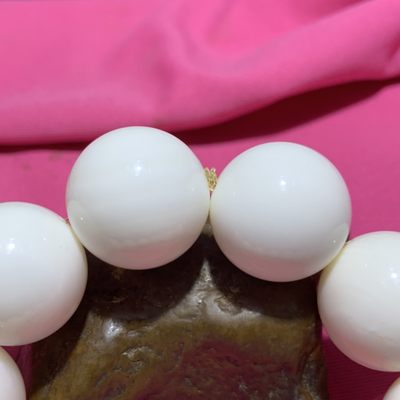 深海奶白贝化玉单圈手串一条， 深海奶白贝化玉单圈手串一条，