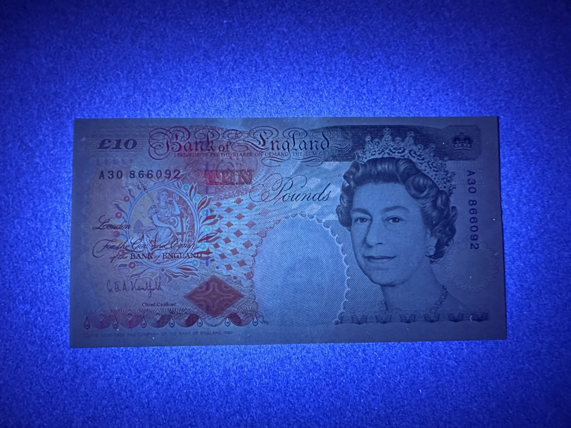 《张总收藏》96期——世界最佳纸币 英格兰10镑 UNC E序列 皇冠版