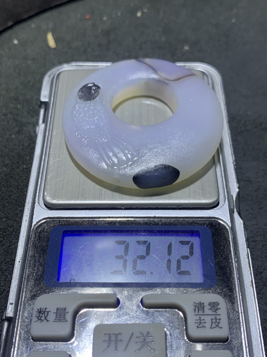 精美亚光高玉化海洋玉髓手工俏色巧雕喜鹊公主环挂件一个！