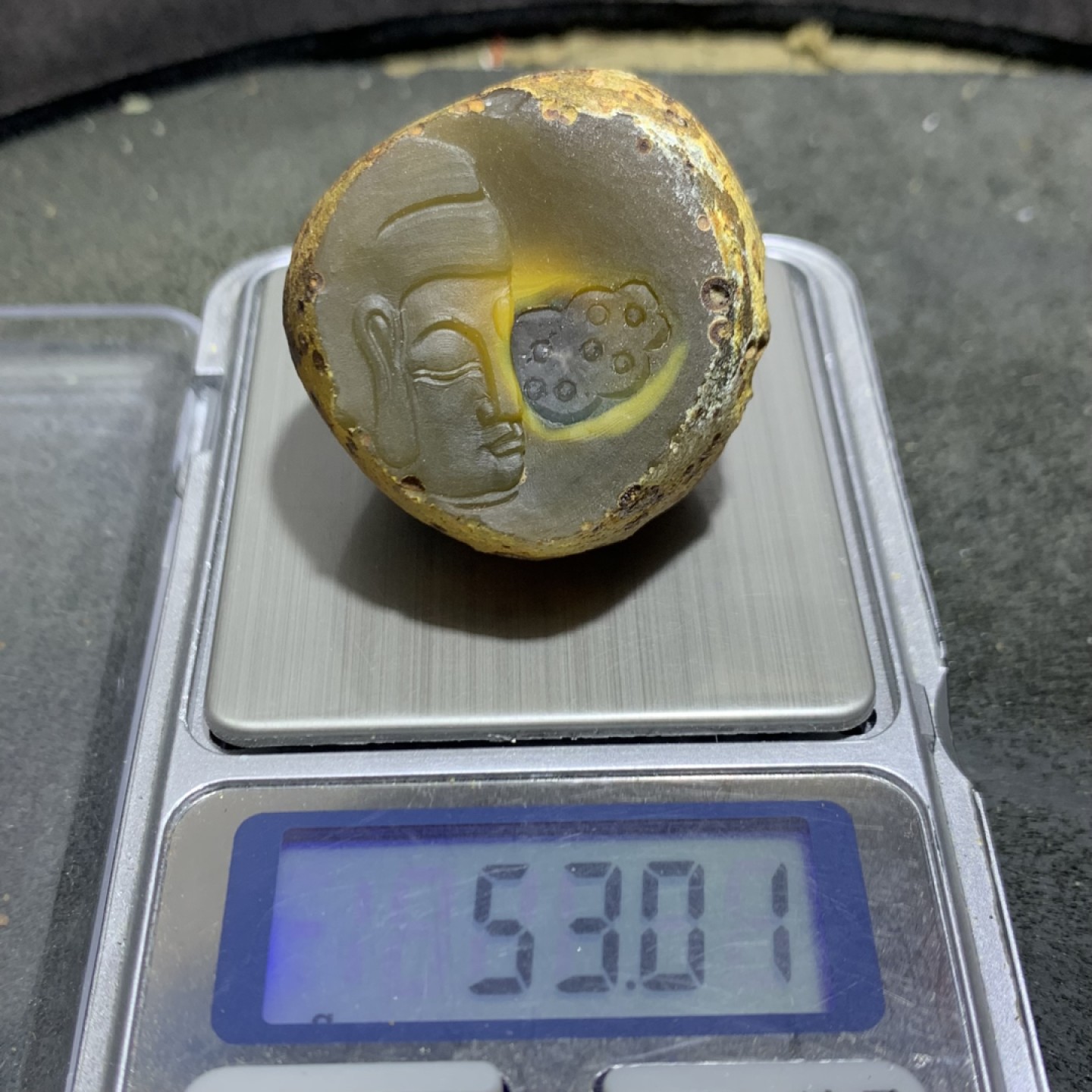 精美亚光蒙料战国红玛瑙高润度原皮雕刻佛国净土吊坠一个！
