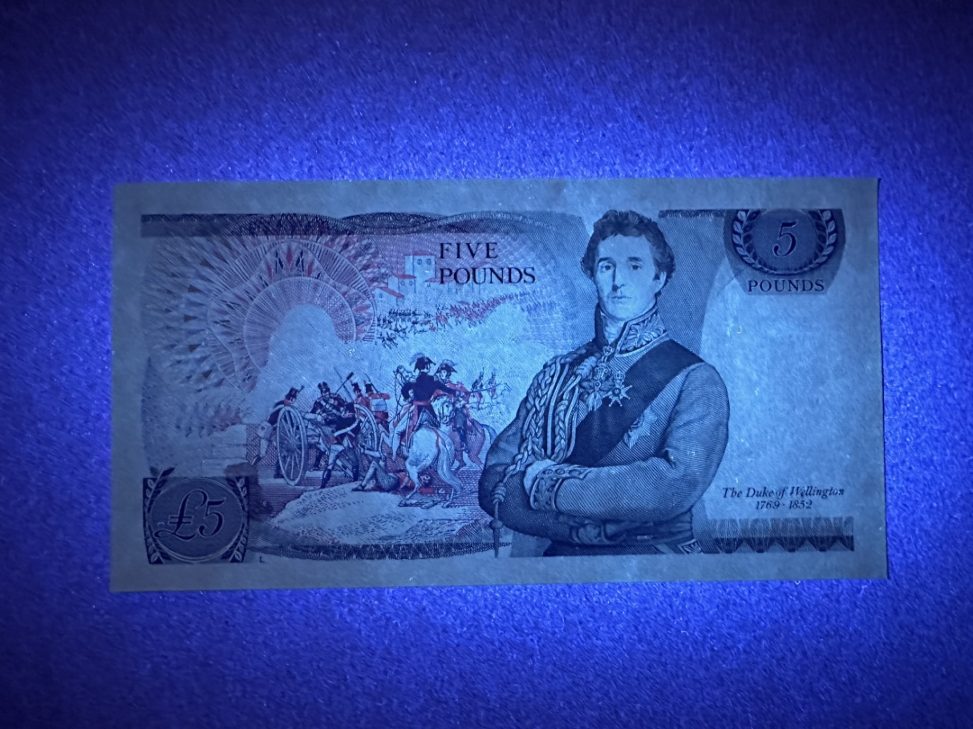 《张总收藏》96期——世界最佳纸币 英格兰5镑 UNC D序列