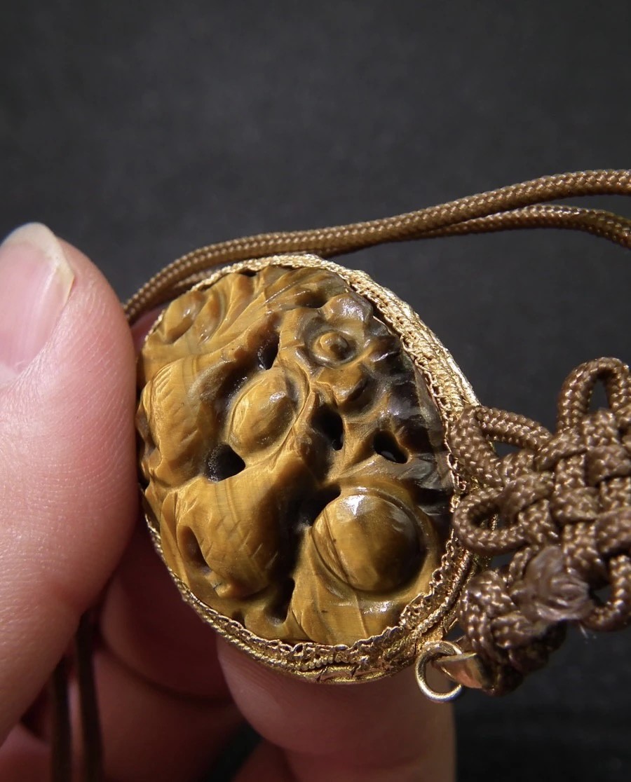 ｜冷门出品｜精选专拍·第贰拾壹场· 纯手工合金花丝工镶天然虎睛石高浮雕花卉凤鸟大佩