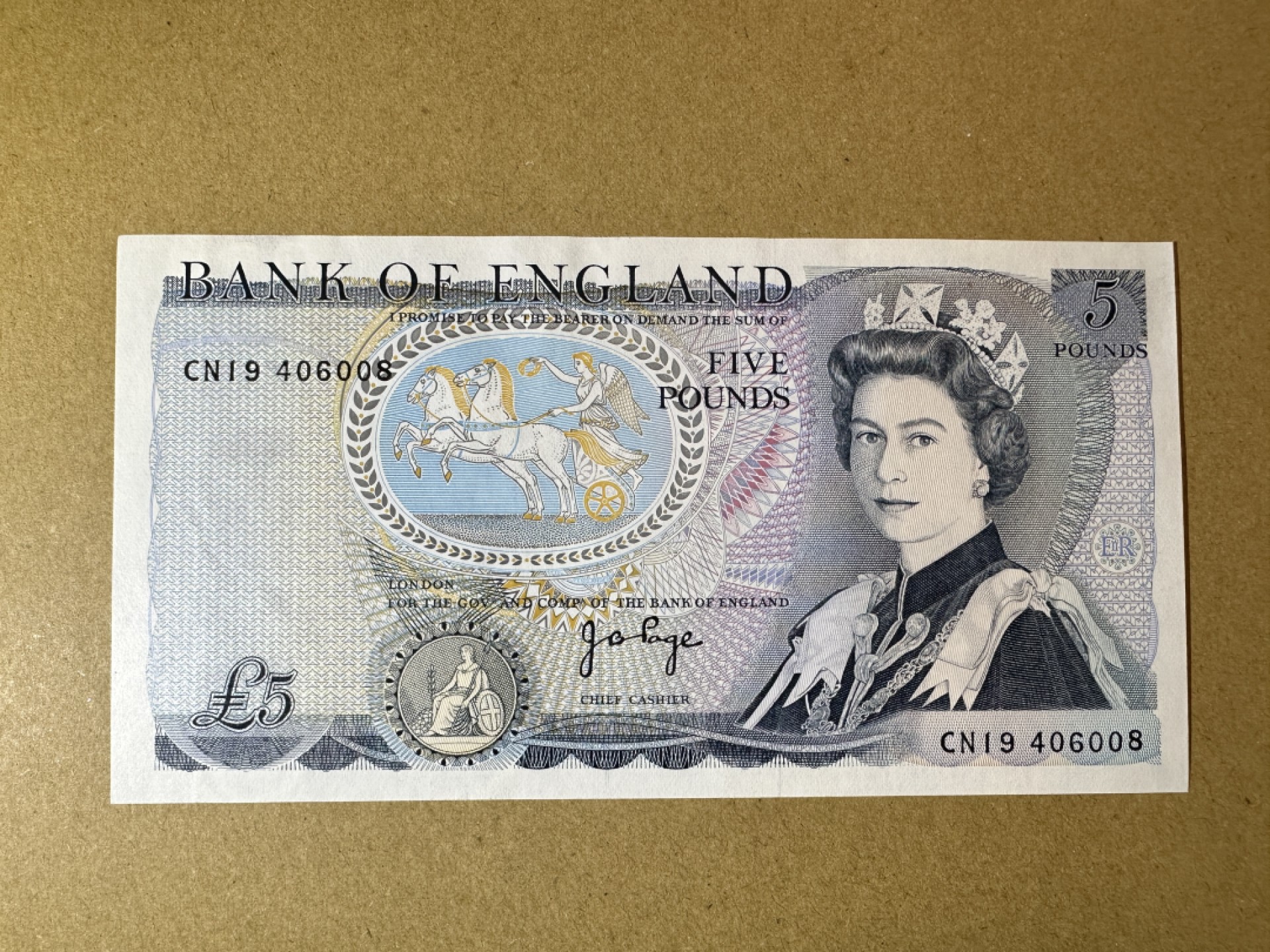 《张总收藏》96期——世界最佳纸币 英格兰5镑 UNC D序列