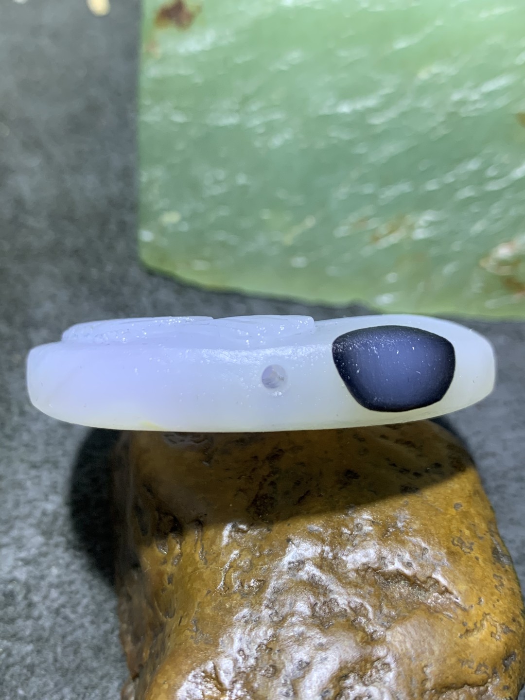 精美亚光高玉化海洋玉髓手工俏色巧雕喜鹊公主环挂件一个！