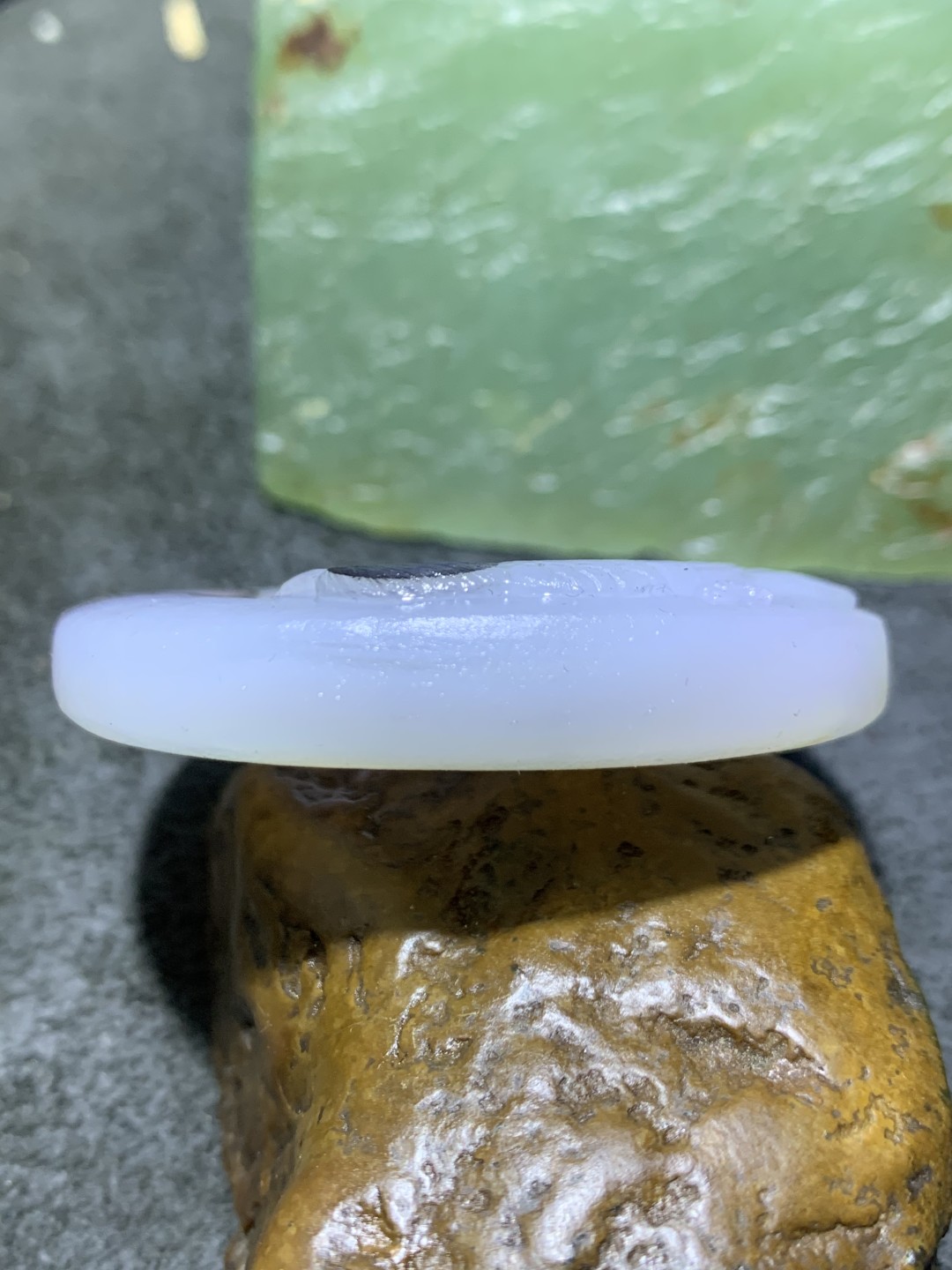 精美亚光高玉化海洋玉髓手工俏色巧雕喜鹊公主环挂件一个！