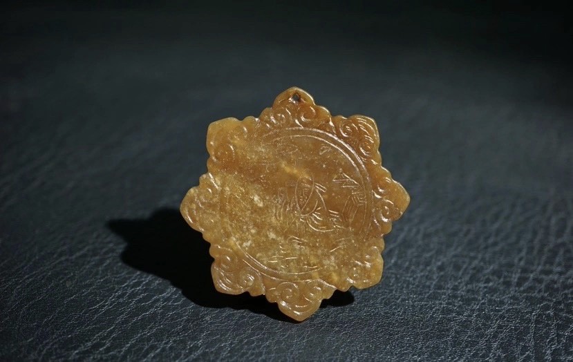 ｜冷门出品｜精选专拍·第贰拾壹场· 明清工老和田玉子冈牌挂件