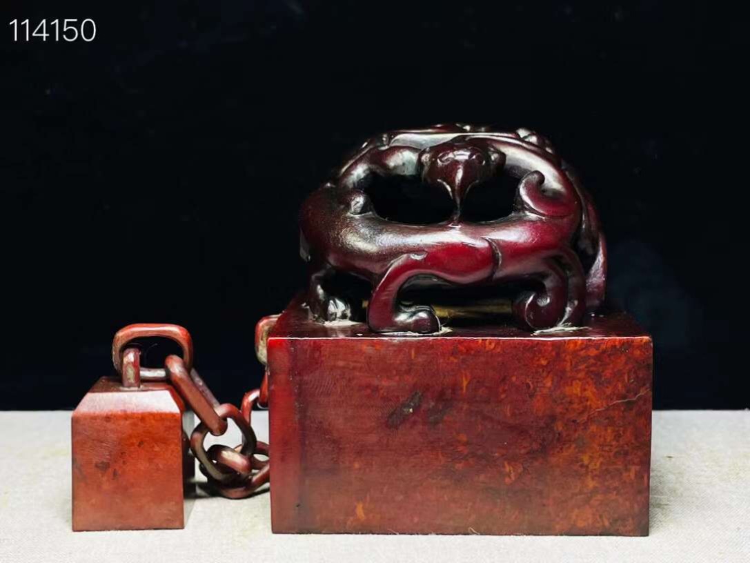 旧藏●精品和田红玉精雕镂空龙凤两连章