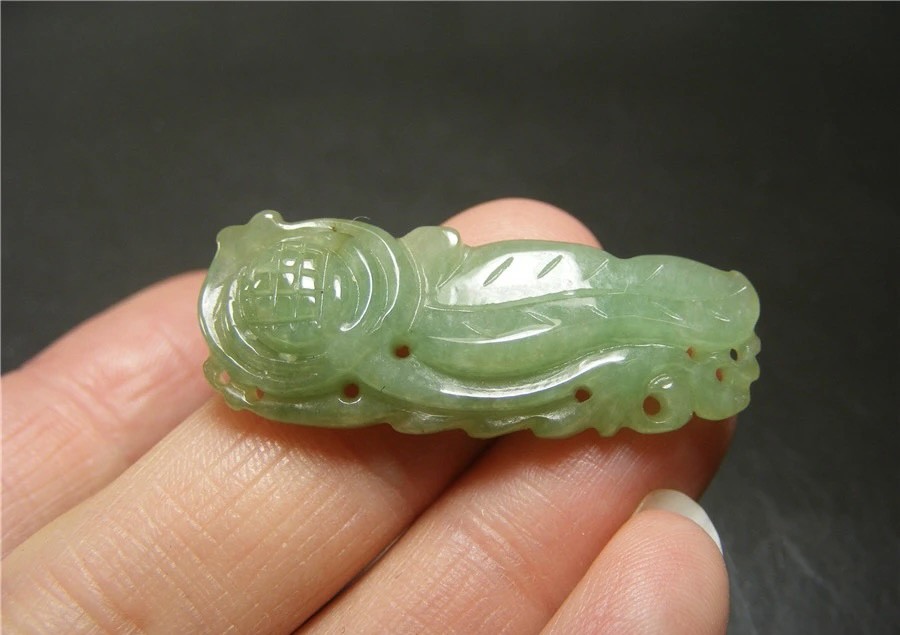 ｜冷门出品｜精选专拍·第贰拾壹场· 冰种晴水绿翡翠圆雕花卉大坠｜配证书