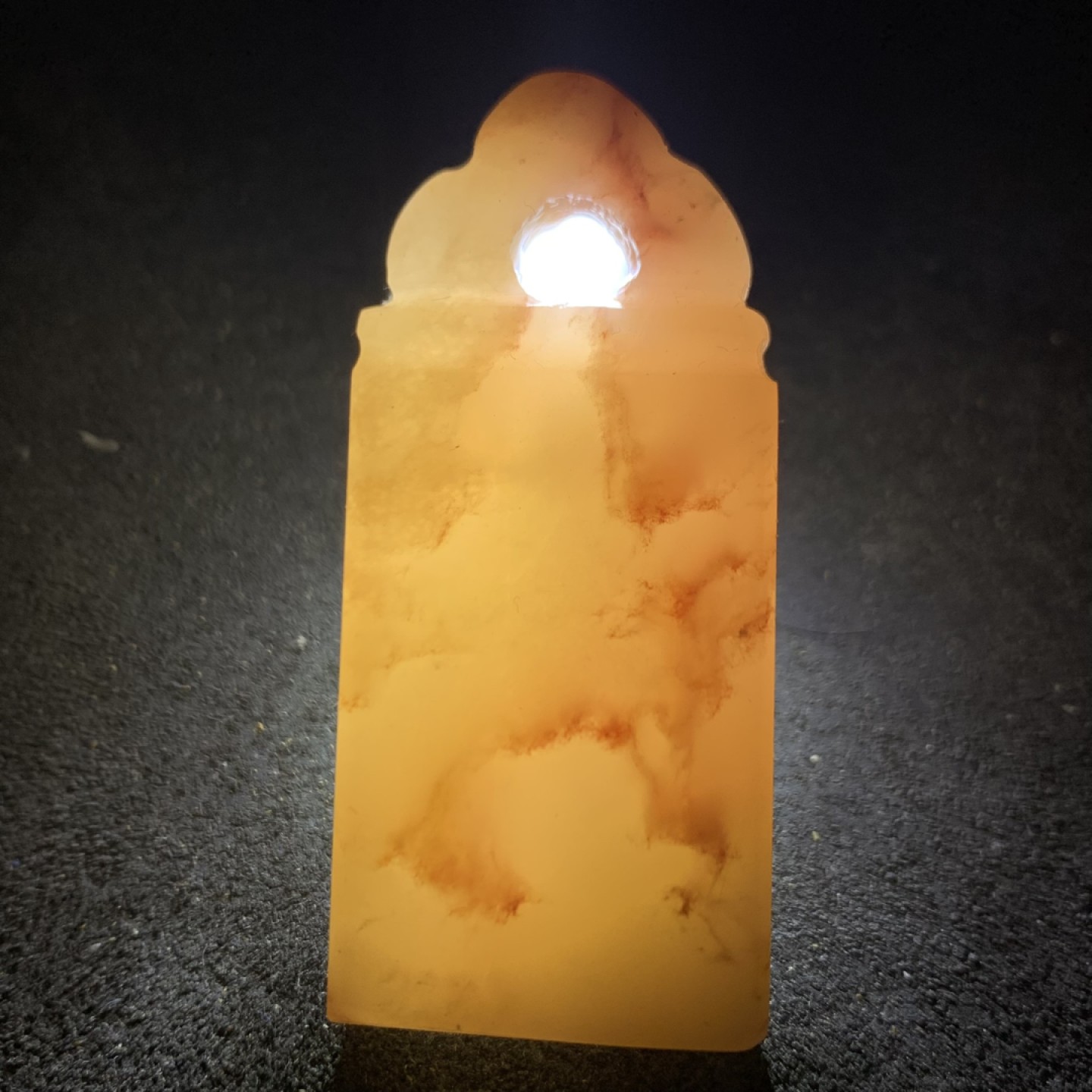 老挝朱砂结晶冻雕刻如意钮章料一方，