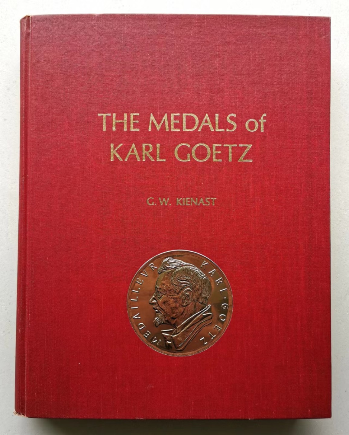 凡希社世界钱币微拍第二百三十四期 荐！《卡尔哥茨币章艺术》大十六开 初版签名本 八五品