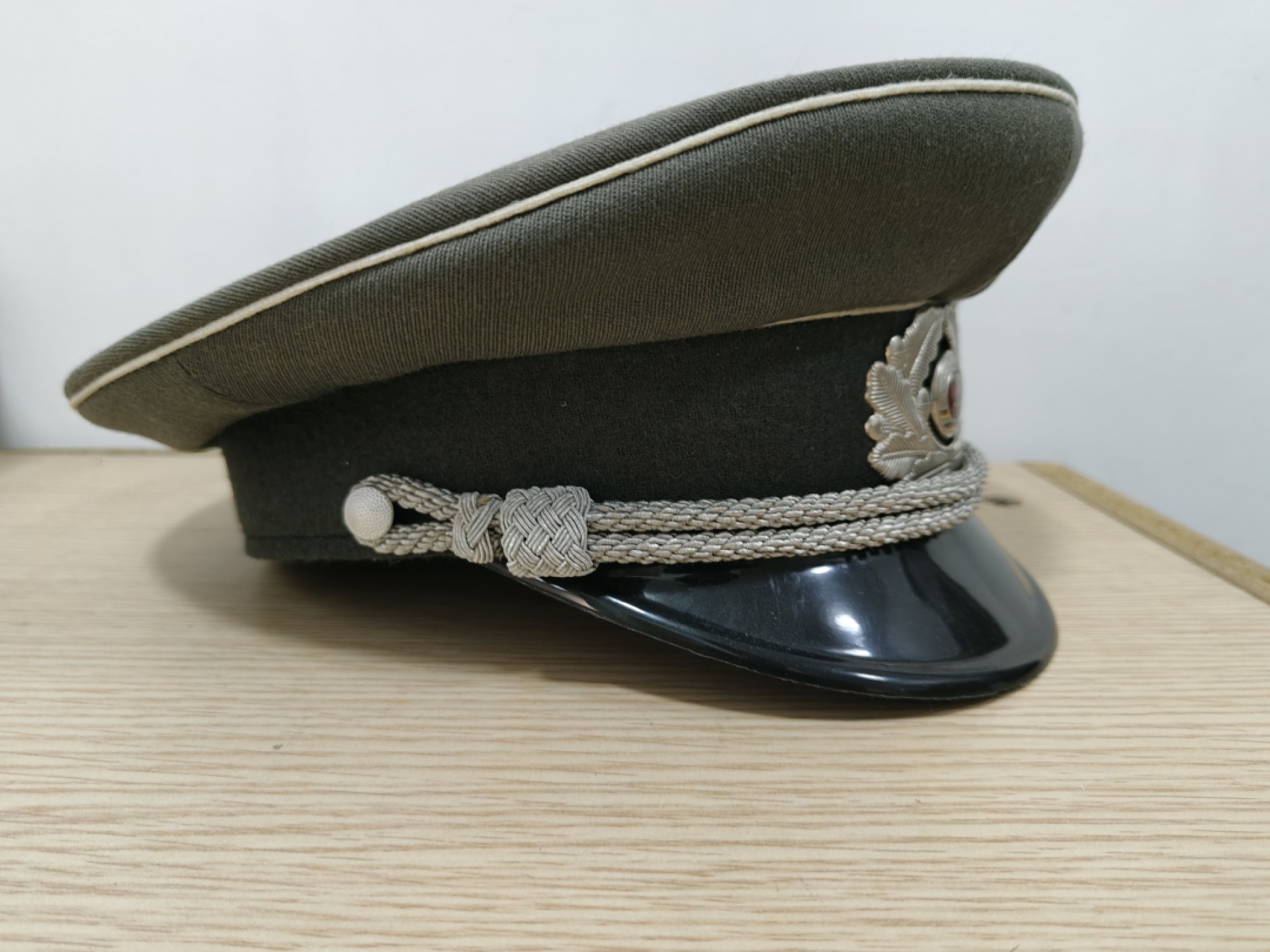 全场0元起拍 第44期 咸鱼国勋章拍卖专场 4月5日（周三）下午6：00开始 东德中期军官大檐帽 60cm