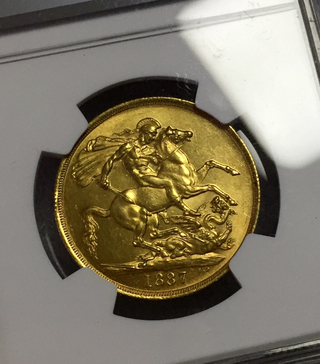 方圆集藏首期专场 NGCMS61分英国1887年维多利亚2索维林 2金榜马剑金币