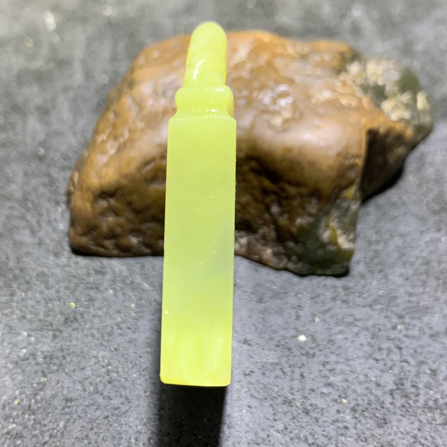 放福利！精美丹东蓝星苦瓜冻雕刻如意钮(章料)一方