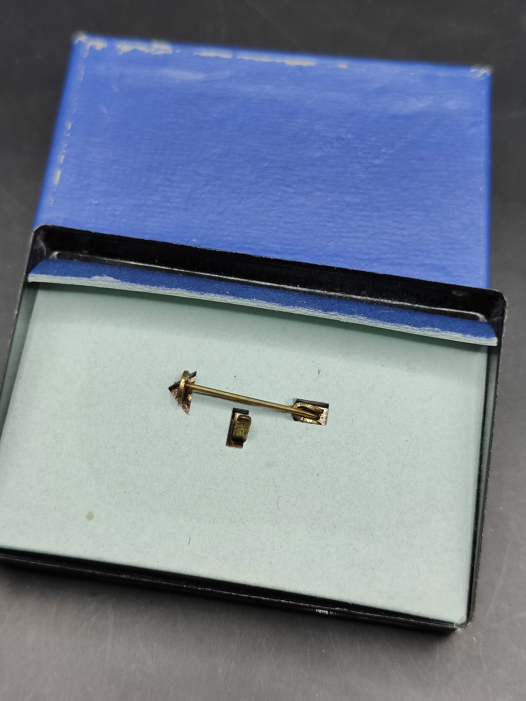 全场0元起拍 第44期 咸鱼国勋章拍卖专场 4月5日（周三）下午6：00开始 东德集体劳动积极称号二次获得奖章 早期珐琅版