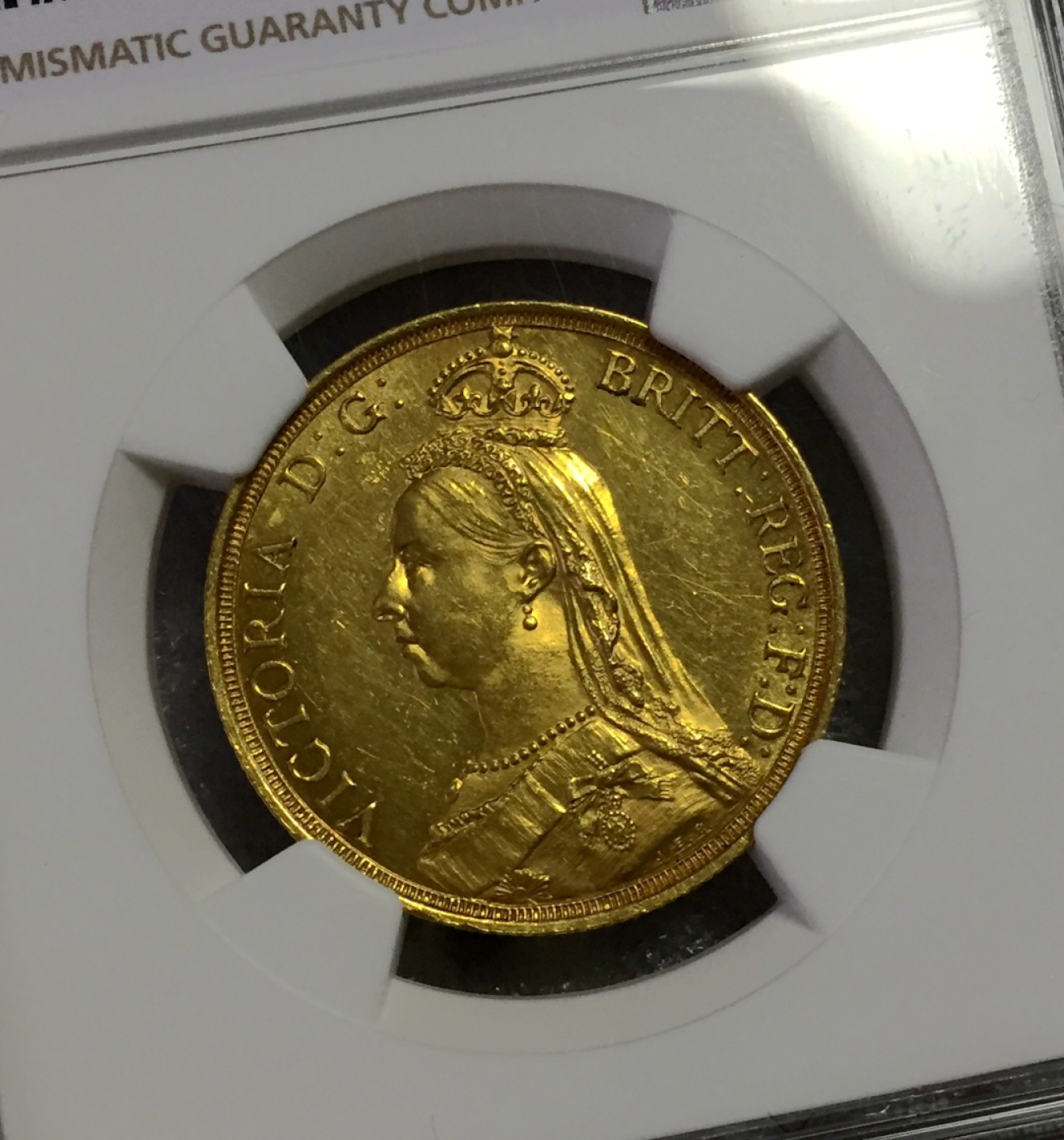 方圆集藏首期专场 NGCMS61分英国1887年维多利亚2索维林 2金榜马剑金币