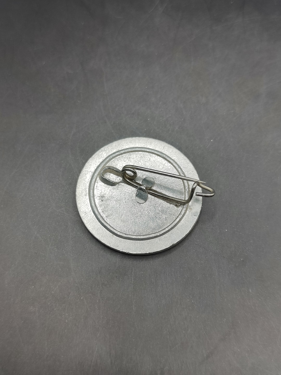 全场0元起拍 第44期 咸鱼国勋章拍卖专场 4月5日（周三）下午6：00开始 东德15周年纪念章