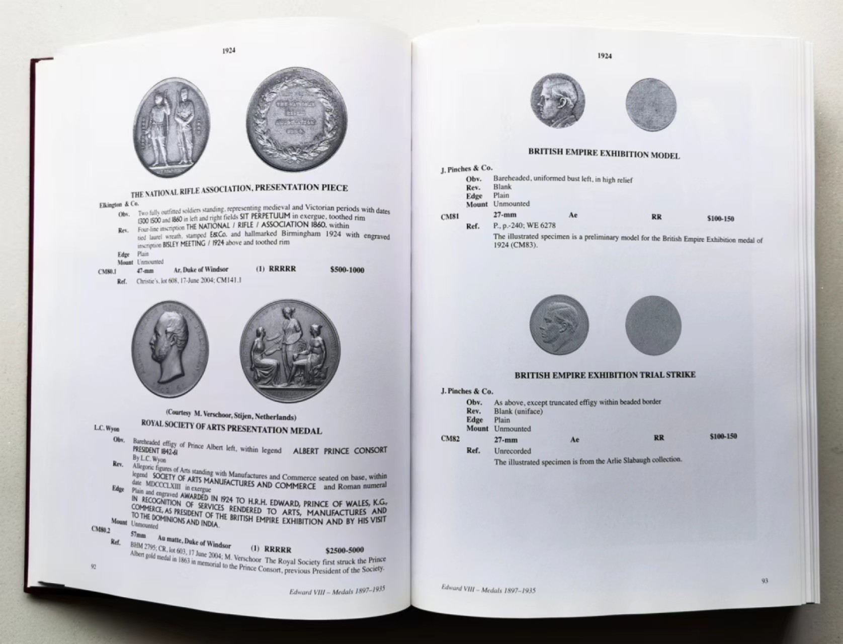 凡希社世界钱币微拍第二百三十四期 《英国爱德华八世币章目录》大十六开 印行350册 八五品