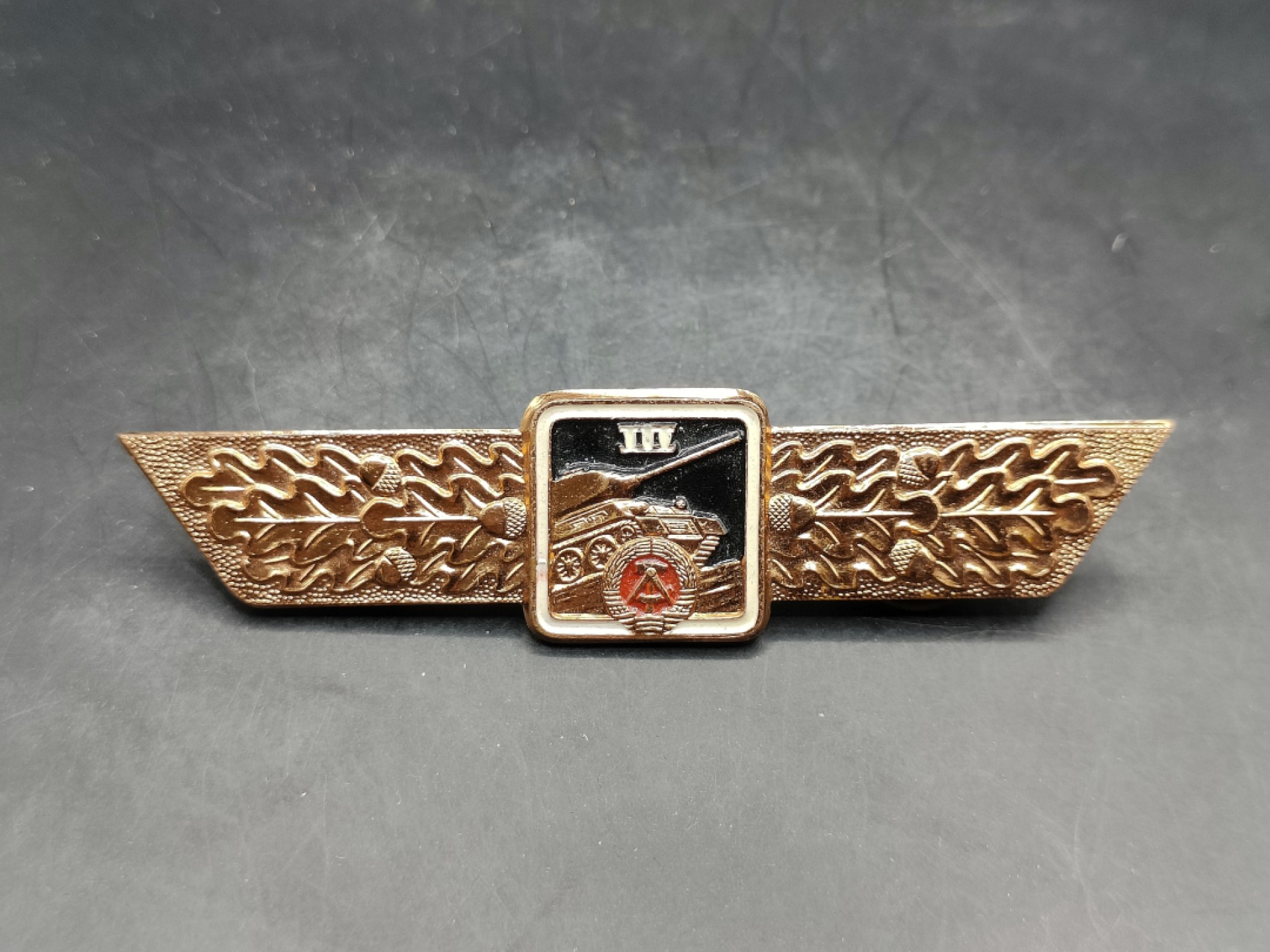 全场0元起拍 第44期 咸鱼国勋章拍卖专场 4月5日（周三）下午6：00开始 东德63版 三级坦克兵技能章