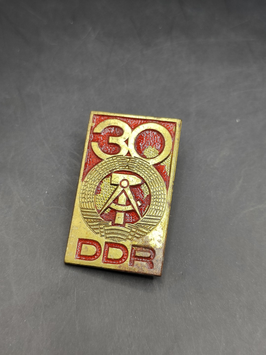 全场0元起拍 第44期 咸鱼国勋章拍卖专场 4月5日（周三）下午6：00开始 东德建国30周年纪念章