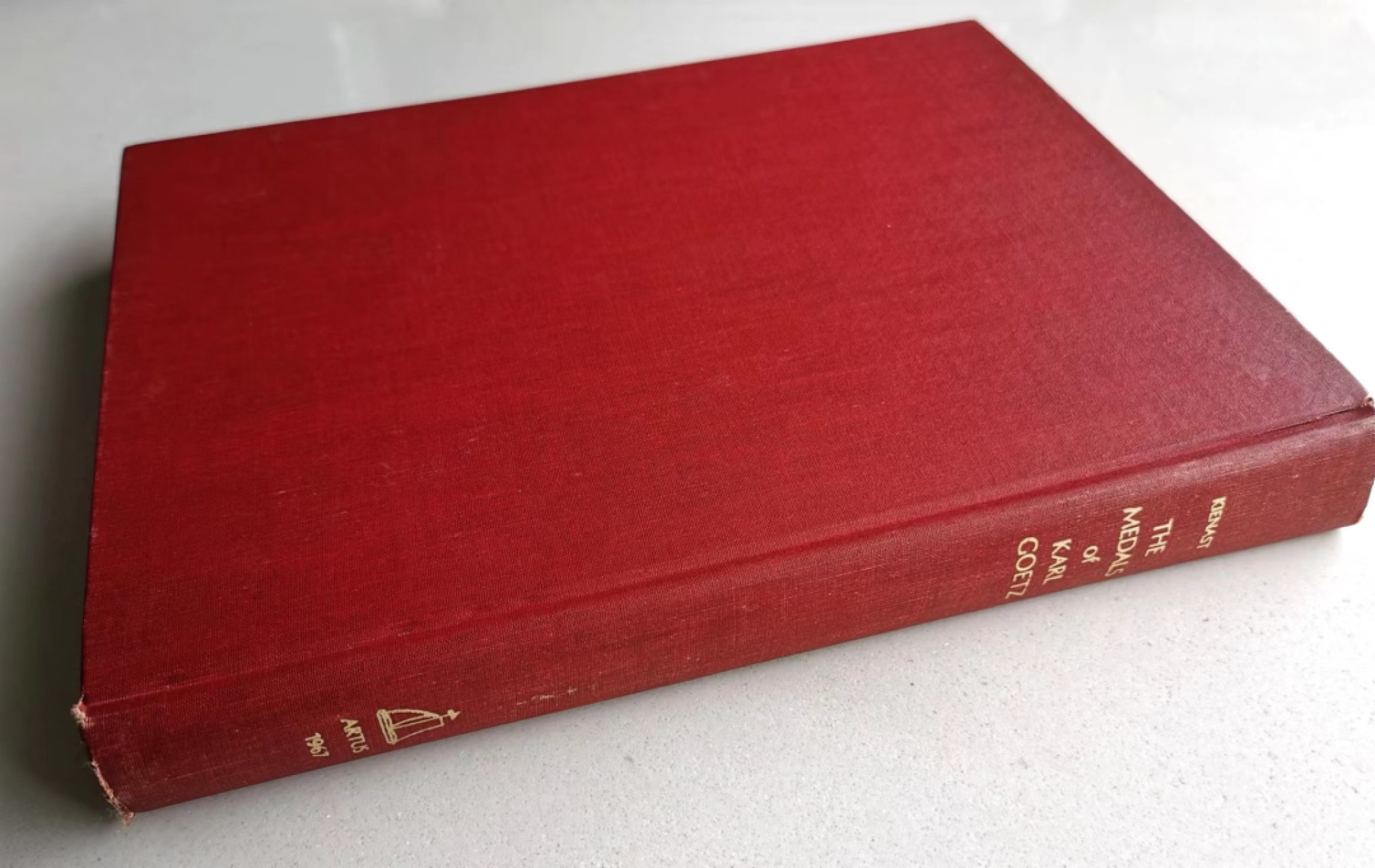 凡希社世界钱币微拍第二百三十四期 荐！《卡尔哥茨币章艺术》大十六开 初版签名本 八五品