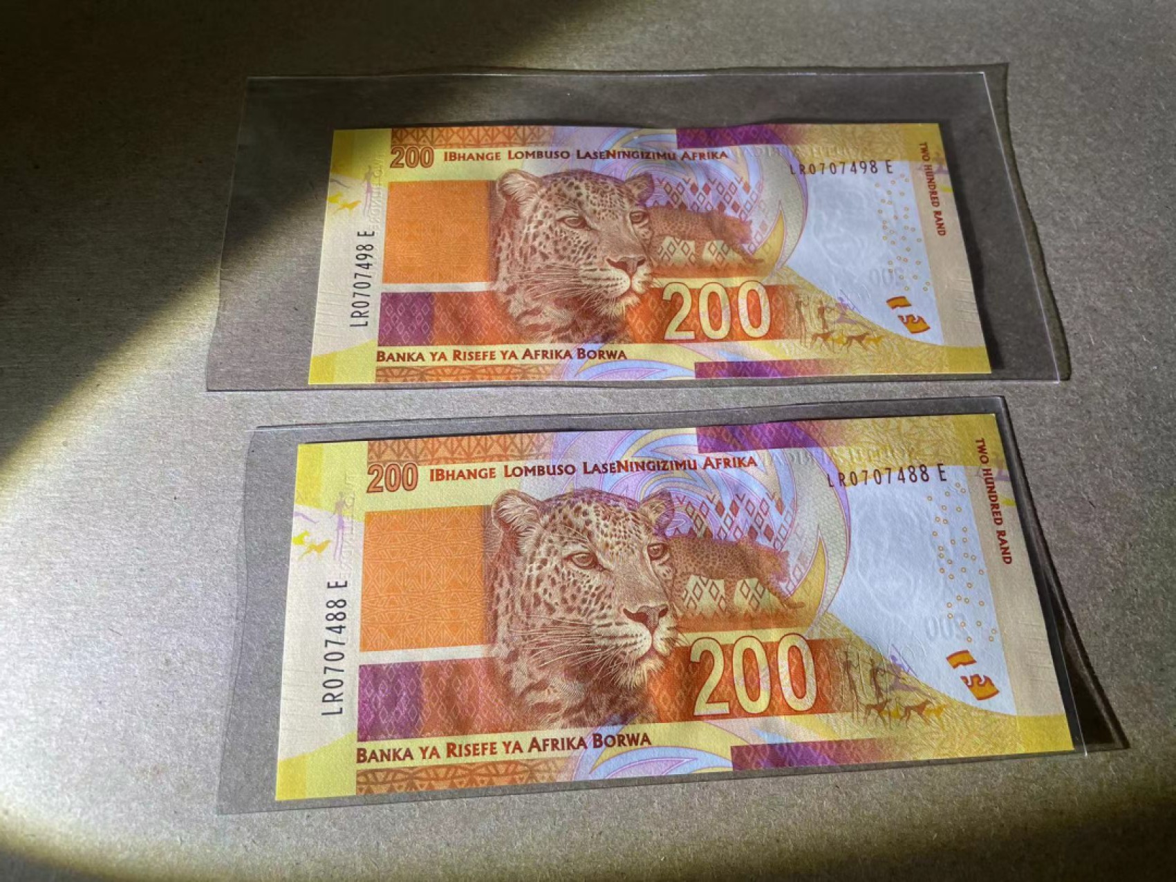 【Blue Auction】✨世界纸币精拍第309期——莫总专场XVII【精】 【一组2张】南非曼德拉版200元 豹子 全新UNC