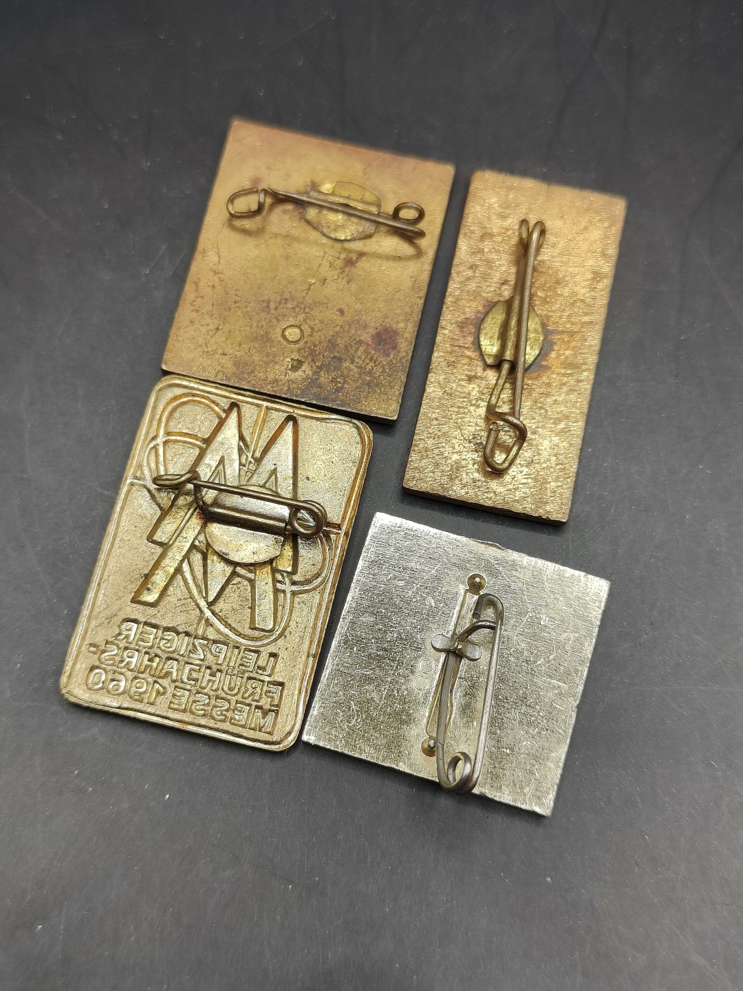 全场0元起拍 第44期 咸鱼国勋章拍卖专场 4月5日（周三）下午6：00开始 东德莱比锡博览会纪念章一组