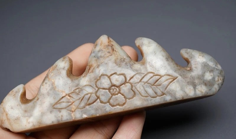｜冷门出品｜精选专拍·第贰拾贰场· 和田玉 花卉纹笔架