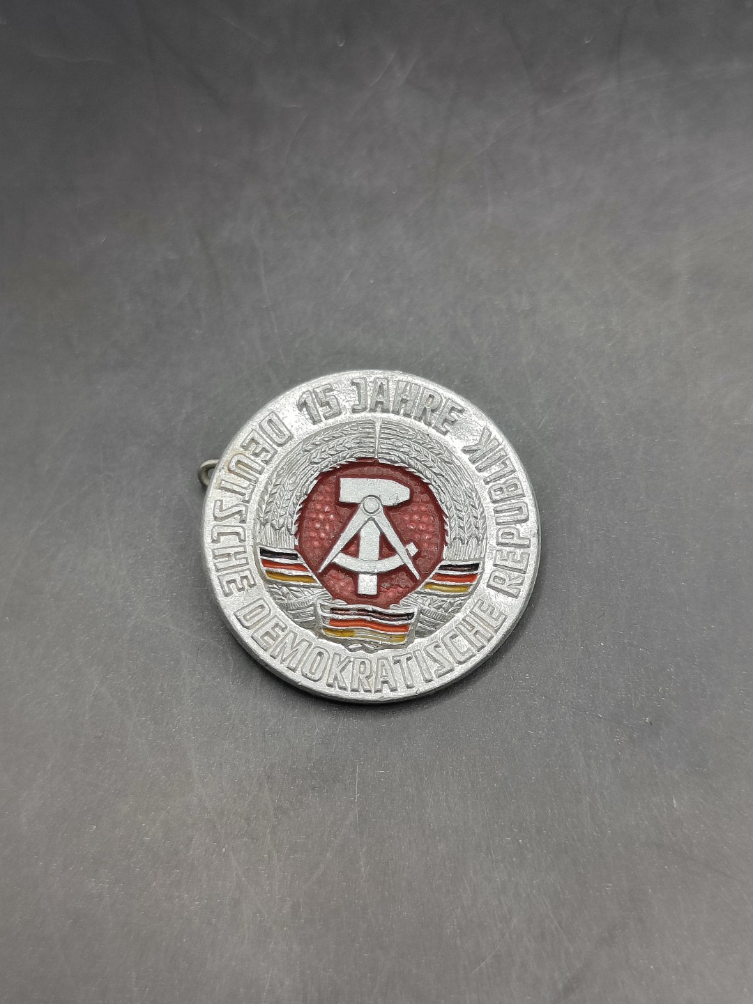 全场0元起拍 第44期 咸鱼国勋章拍卖专场 4月5日（周三）下午6：00开始 东德15周年纪念章