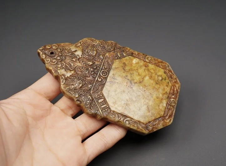 ｜冷门出品｜精选专拍·第贰拾贰场· 和田玉 龙纹大玉牌挂件