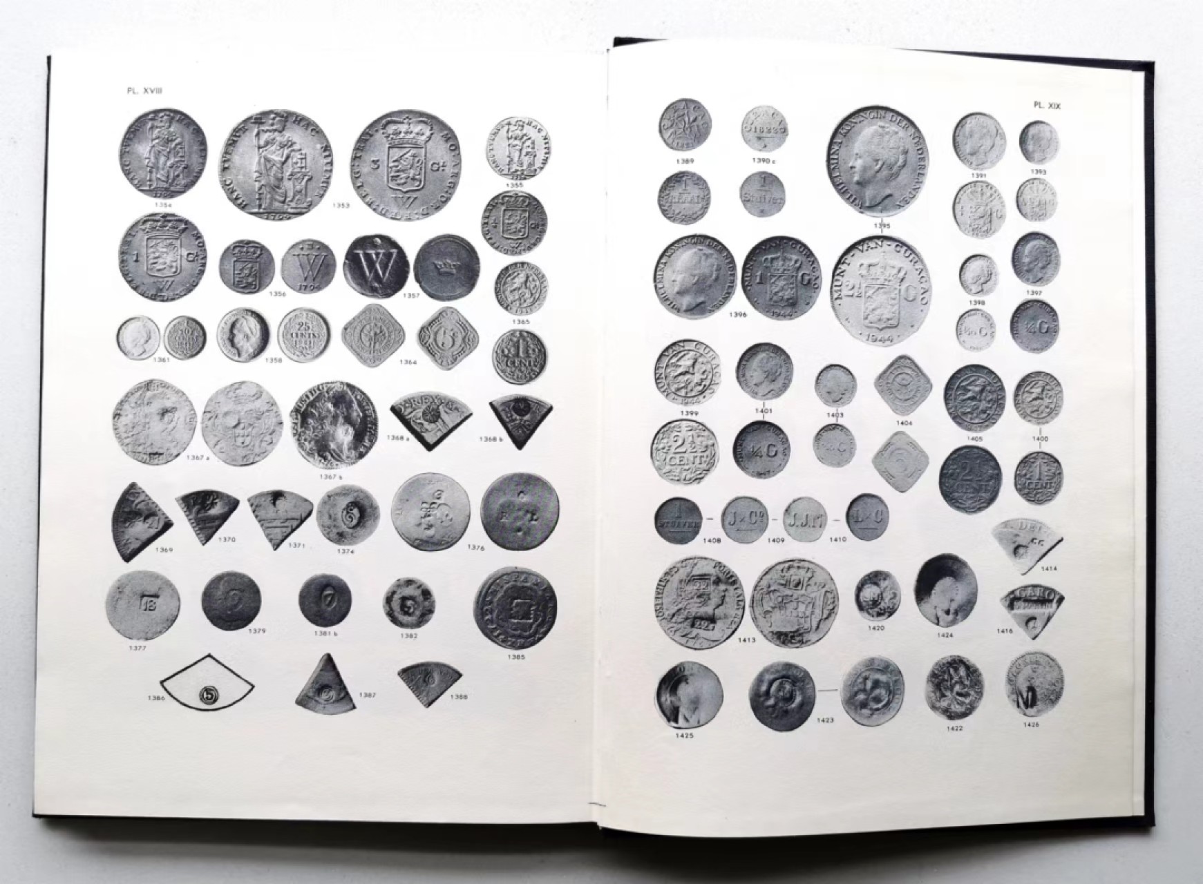 凡希社世界钱币微拍第二百三十四期 《1601-1948荷兰海外领地钱币目录》英文精装版 九品