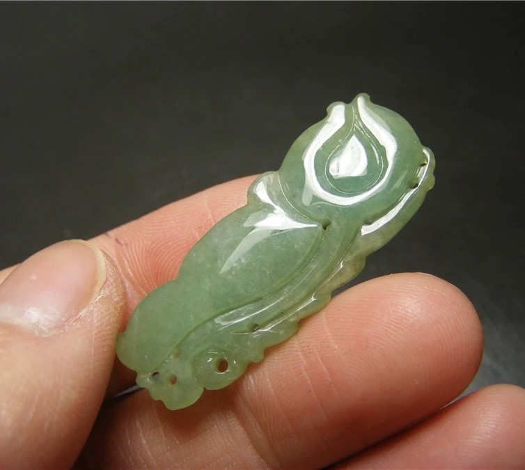 ｜冷门出品｜精选专拍·第贰拾壹场· 冰种晴水绿翡翠圆雕花卉大坠｜配证书